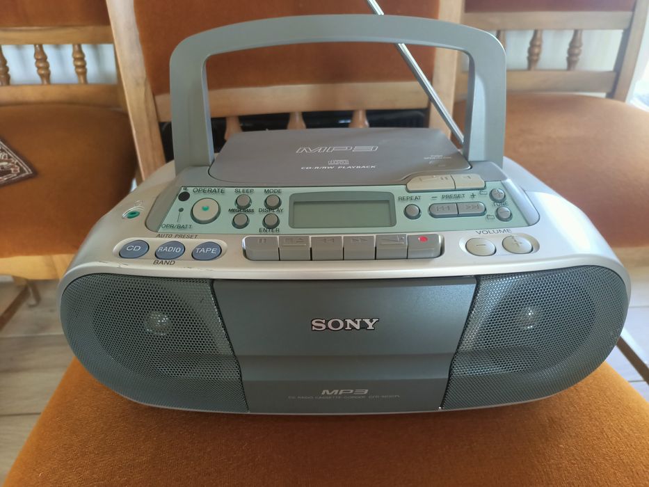 Radio casetofon Sony cu CD MP3