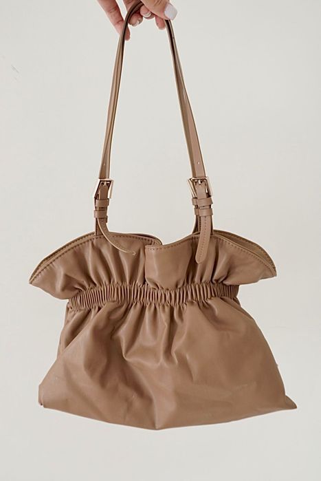Бежова мека чанта Зара | Beige soft bag Zara