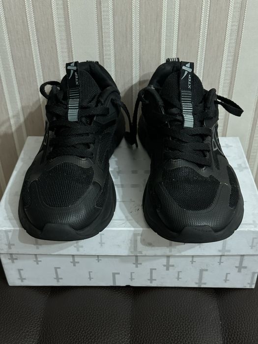 Xtep кроссовки мужские (б/у)