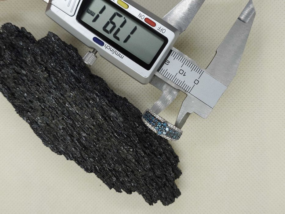 Inel din aur 9K, cu 63 diamante naturale albastre și albe