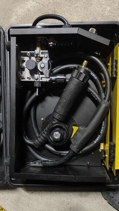 Сварочный аппарат, полуавтомат.