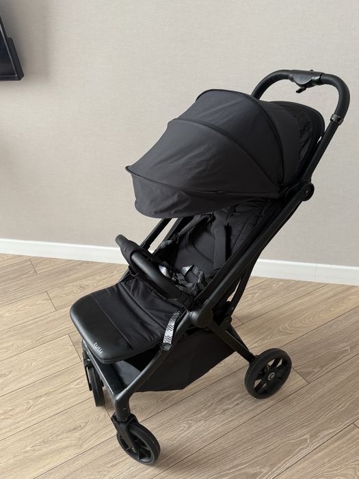 Продаю прогулочную коляску Tutis jogo+