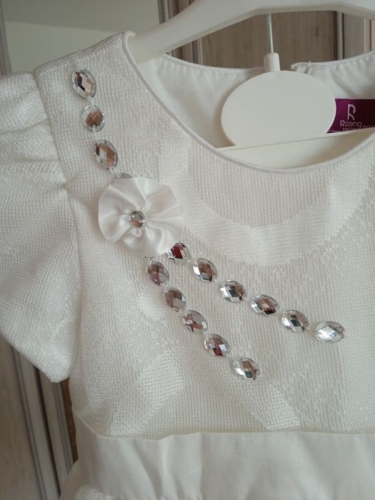 Продам платье на девочку