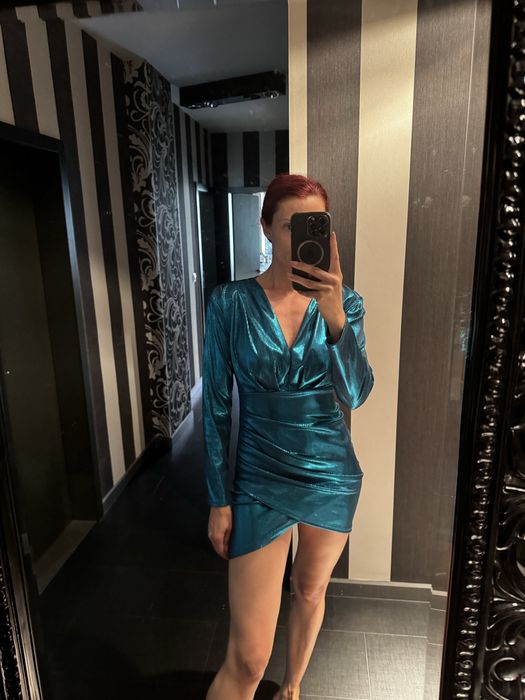 Парти рокля нова с етикет