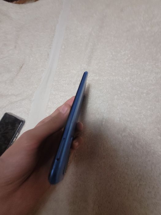 Поодаётся телефон Redmi 10c