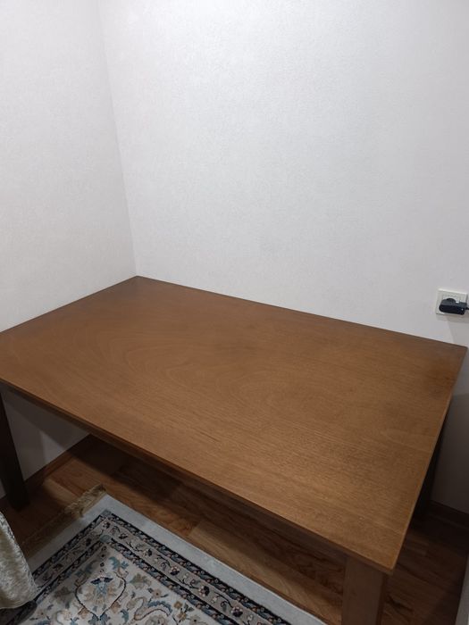 Стол обеденный деревянный