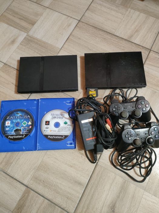 Vând consola PlayStation 2