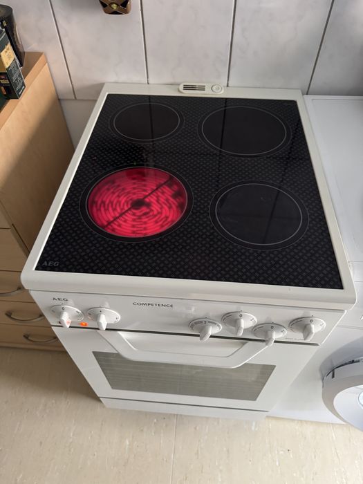 Vand plita cu inductie AEG