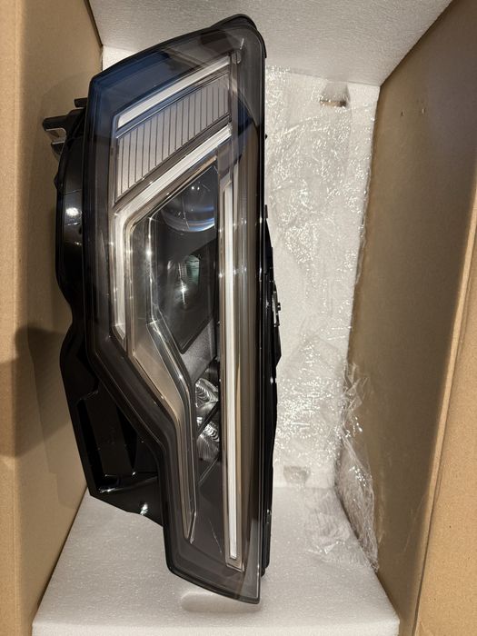 Far dreapta NOU Audi A6 Matrix , impecabil