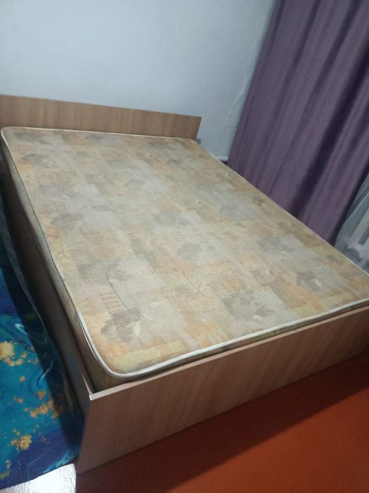 Кровать двуспальная