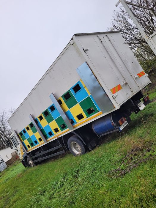 Camion omologat apicol