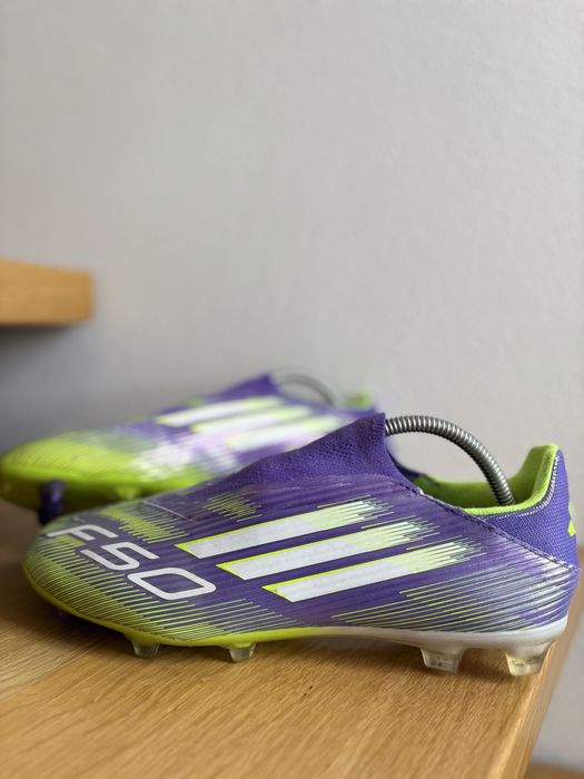 Vând ghete de fotbla adidas f50