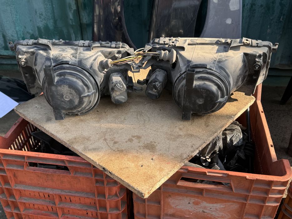 Передние фары на Ауди 80 B3