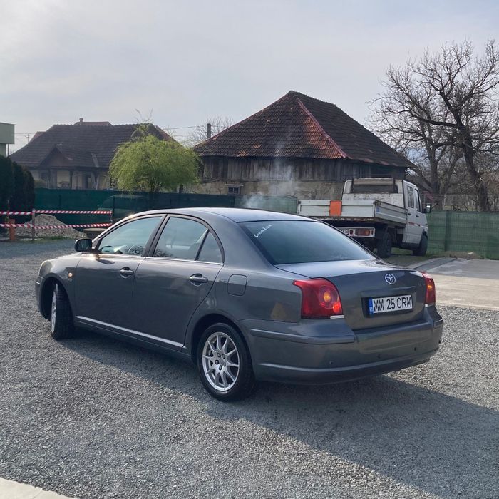 vand sau schimb Toyota avensis