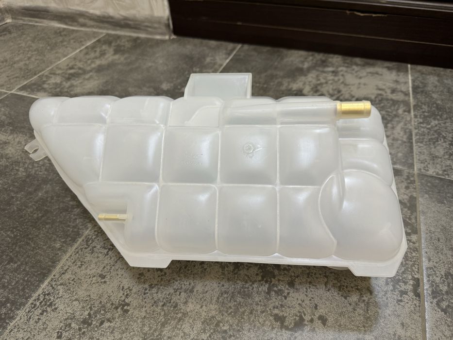 Расширительный бачок на ML 163