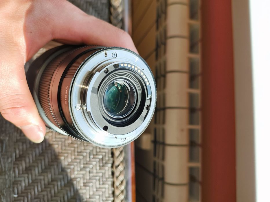 Обектив Sigma 56mm f/1.4 Sony E-mount