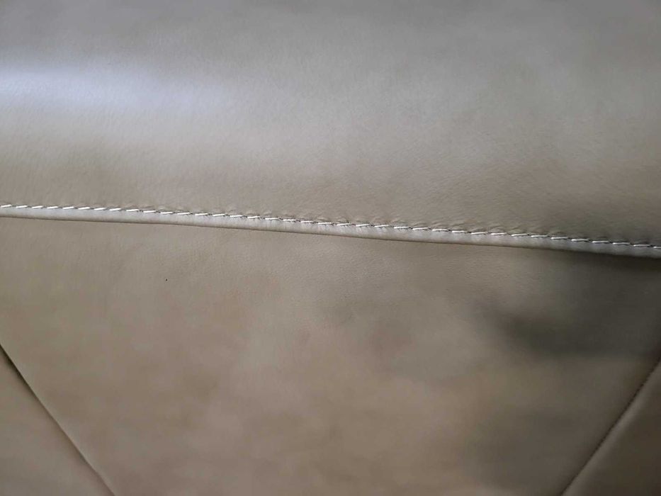 Бежов кожен фотьойл 100 % естествена кожа