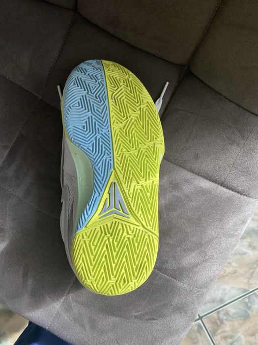 Vand adidasi de baschet ja 1