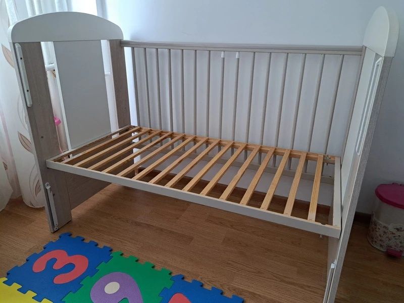Pătuț bebe ca nou