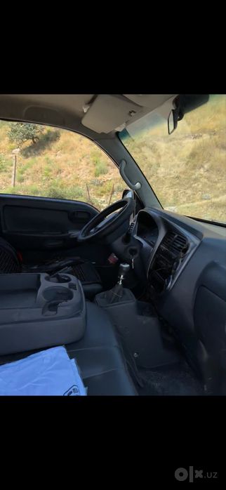 Kia bongo sotiladi