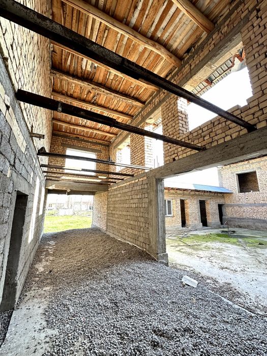 Уй (ховли, участка) сотилади 10 соток 12 та хона, каробка холатида