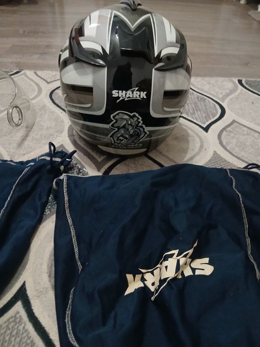 Каска shark shark