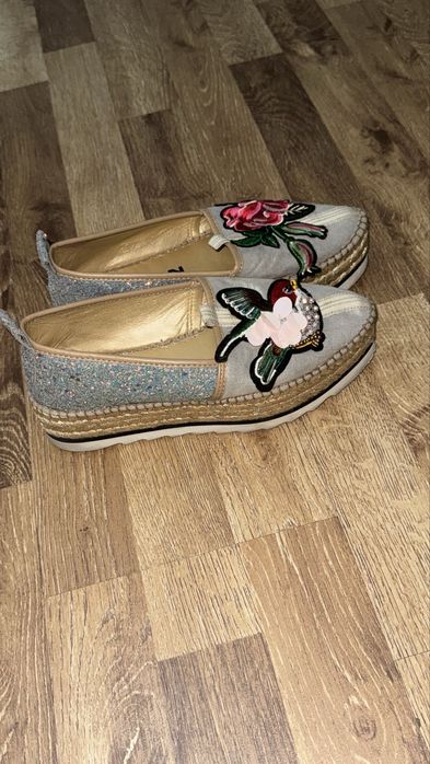 Продаетсв Обувь в хорошем качестве