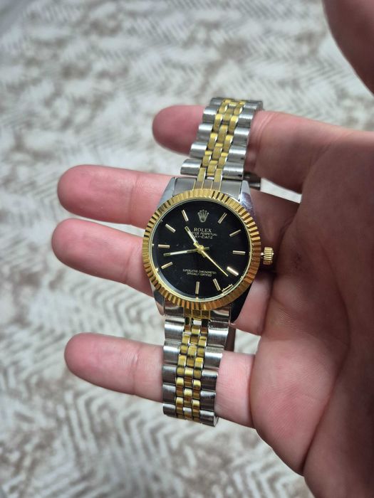Часовник rolex oyster