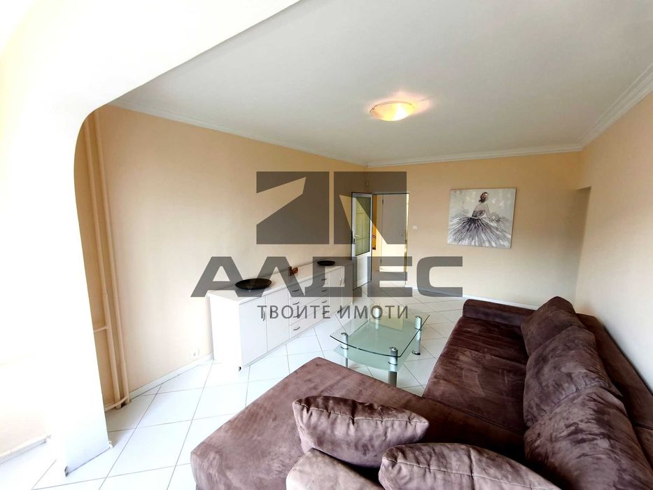 Дава се под наем Тристаен апартамент в София, Младост 1 - 95 кв.м за 797.64 € - Снимка #1