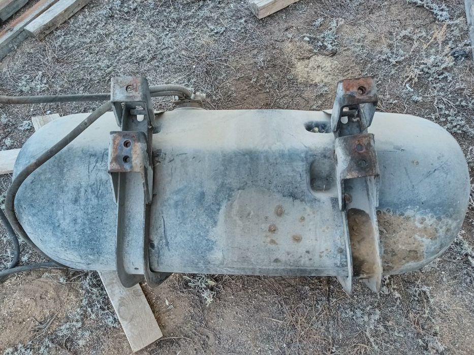 Бак на 814 Мерседес