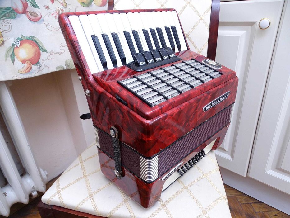 Акордеон Велтмайстер Стела 40 баса