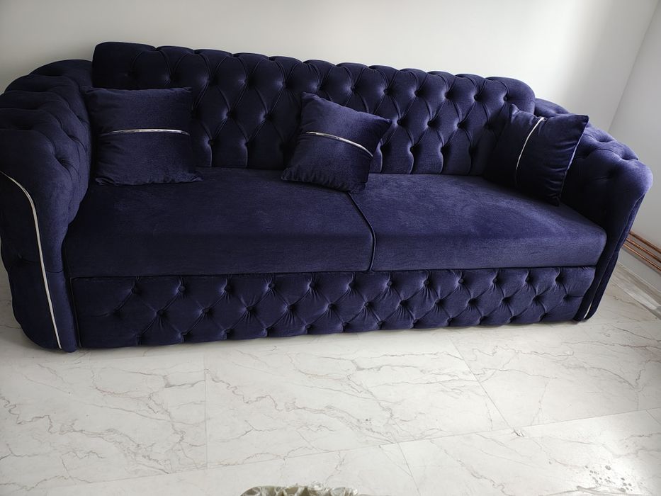 Vând canapea noua extensibila de 3 locuri