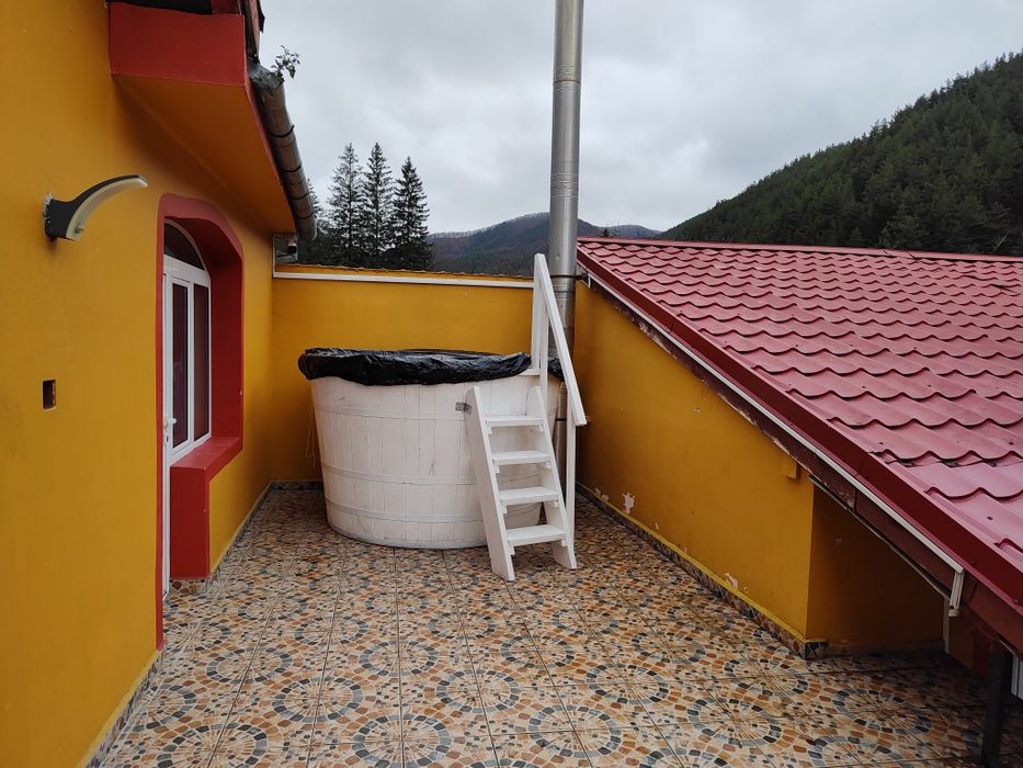 inchiriez cabana (La Titel)