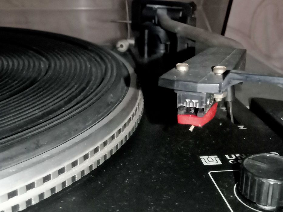 Проигрыватель для виниловых пластинок