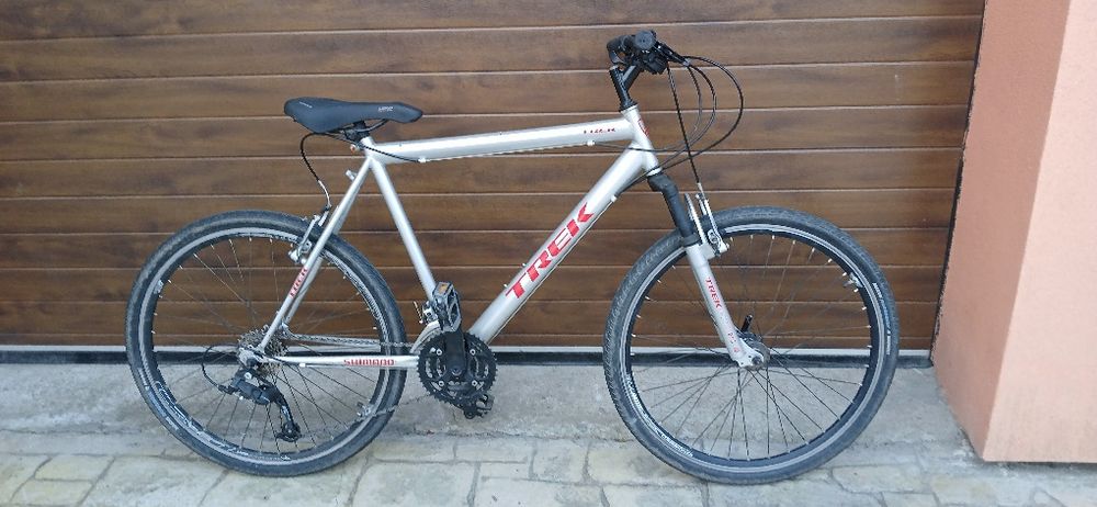 Vând bicicleta Trek
