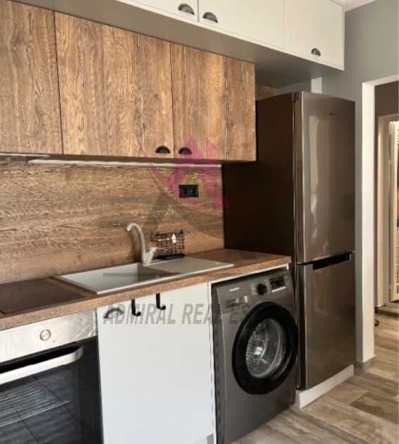 Дава се под наем Двустаен апартамент в Варна, Център - 45 кв.м за 458.49 € - Снимка #1