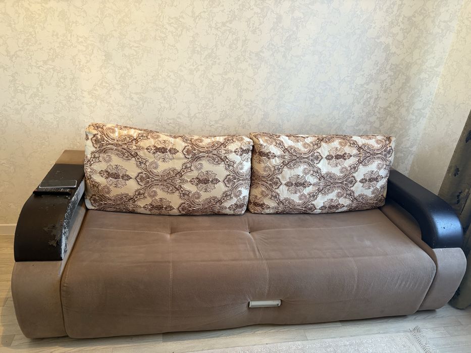 Продам диван очень комфортный