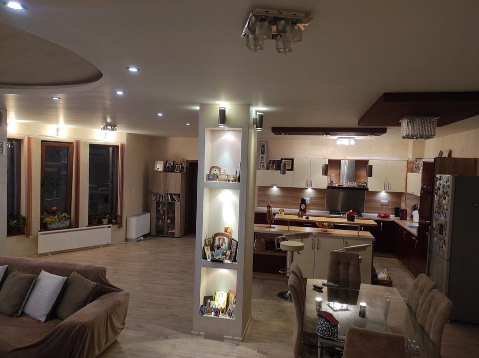 Самостоятелна къща в града