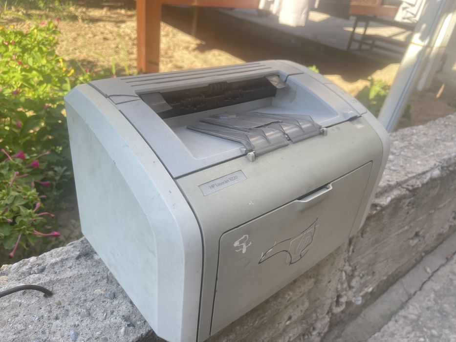 Продам принтеры старые на запчасти
