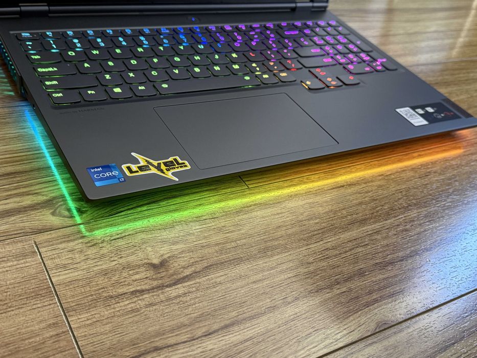16`Lenovo Legion Pro 7`Core i7-11800H/RTX 3070/32GB RAM/512GB SSD/WQXGA 165Hz 500 Nits Vesa Certified HDR Display™