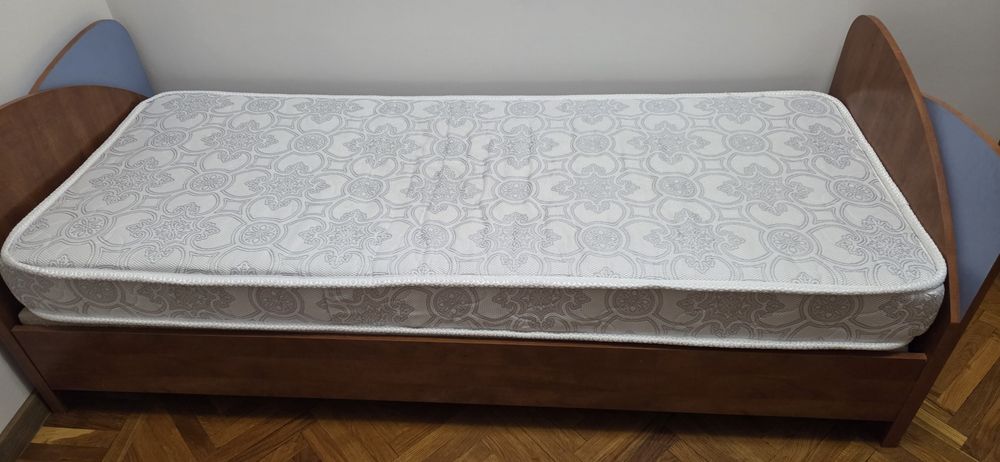 Кровать подростковая с матрасом