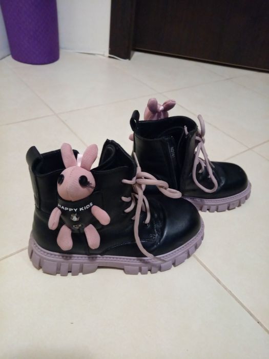 Детски обувки със зайчета