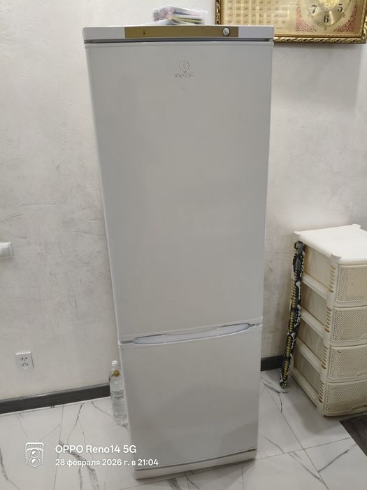 Холодилник indesit