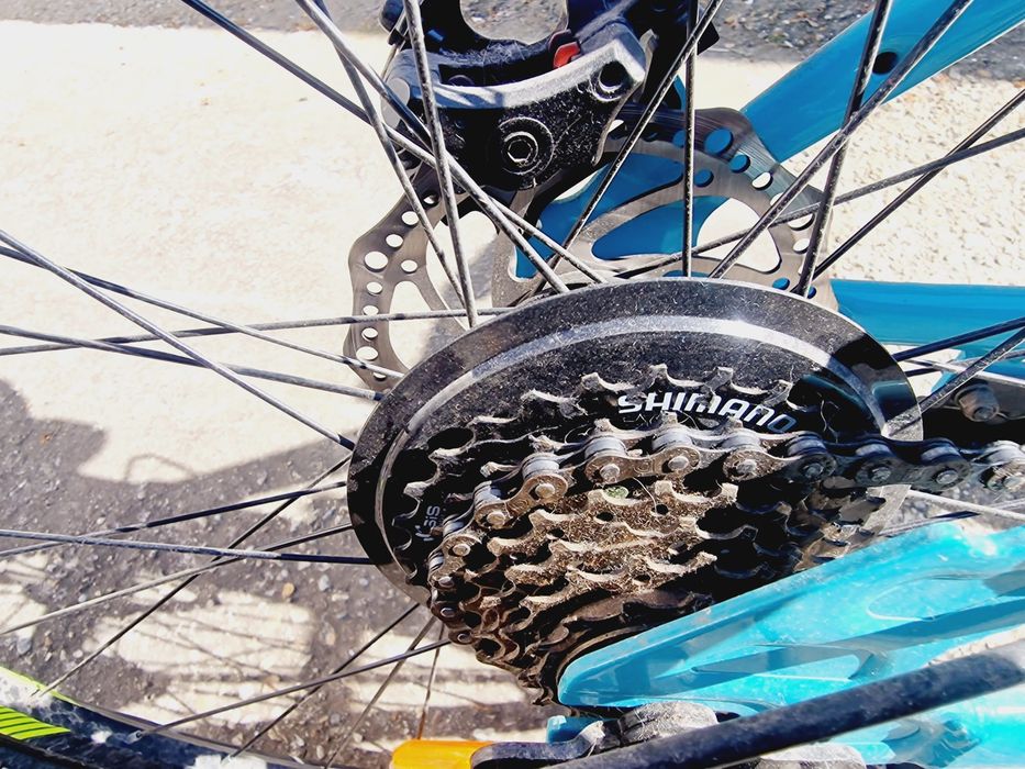 Bicicleta schimbator spate / fata Shimano, frane disc fata-spate