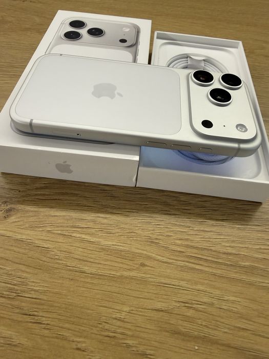 iPhone 17 Pro Silver 512GB-Нов гаранция