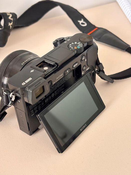 Sony A6000 Body (fără obiectiv) – doar 6.700 cadre