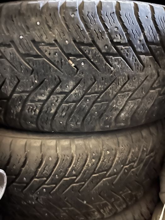 Продам шины на 18