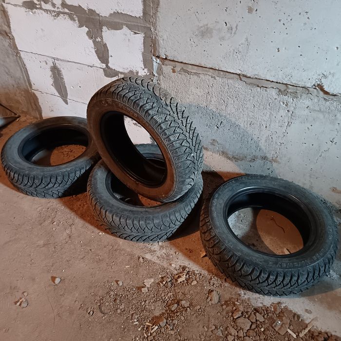 Продам зимние Р14