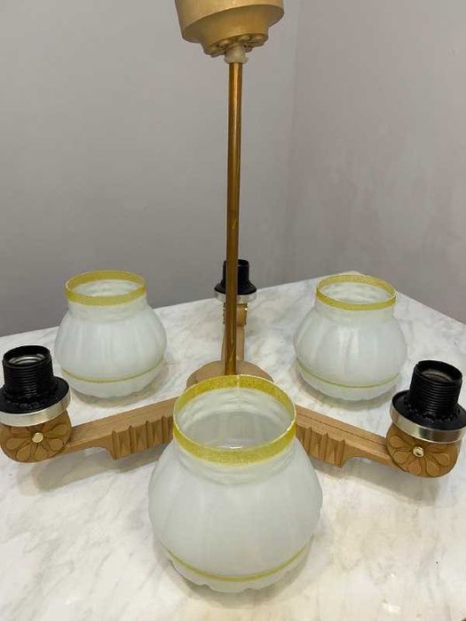 Продается люстра/ Плафоны стеклянные