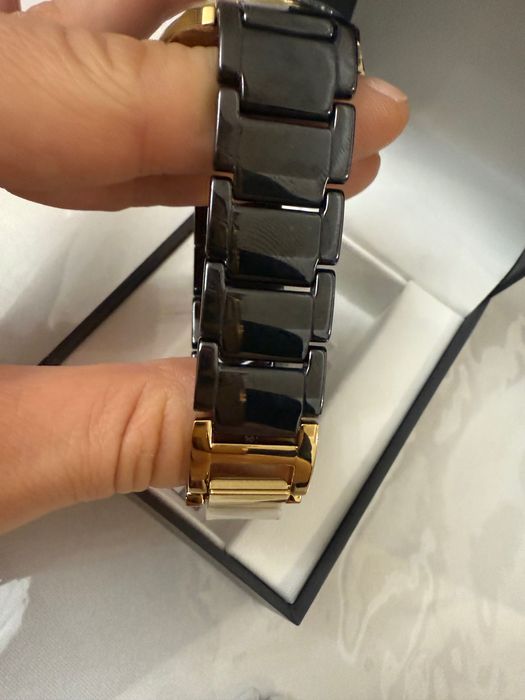 Женские часы Armitron